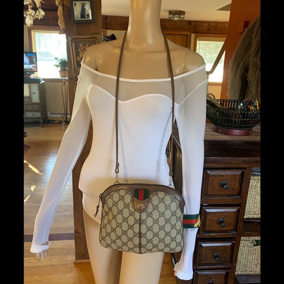 Gucci Handbags - ✳️GUCCI RARE GORG SUPER ATTRACTIVE CROSSBODY EUC✳️